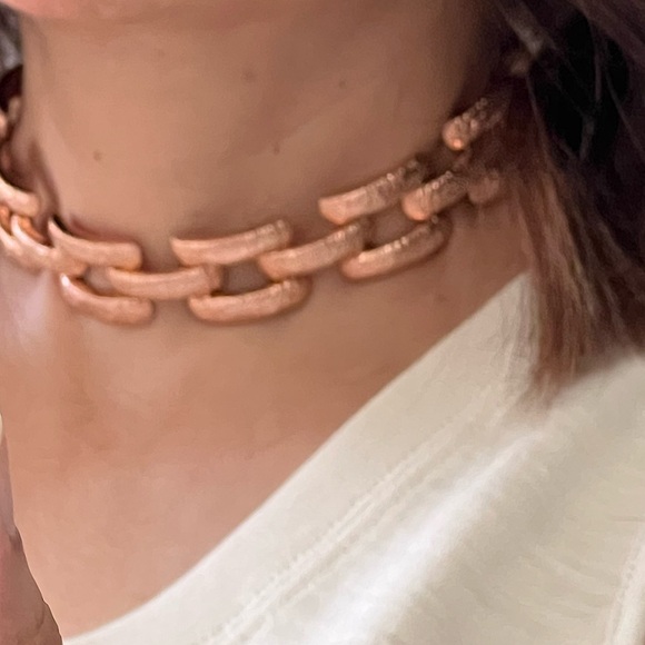 DESIGNER LUCY FOLK “ROSE GOLD PLATED" IRIDESCENT "LINK STYLE" CHOKER NECKLACE! - Picture 8 of 8